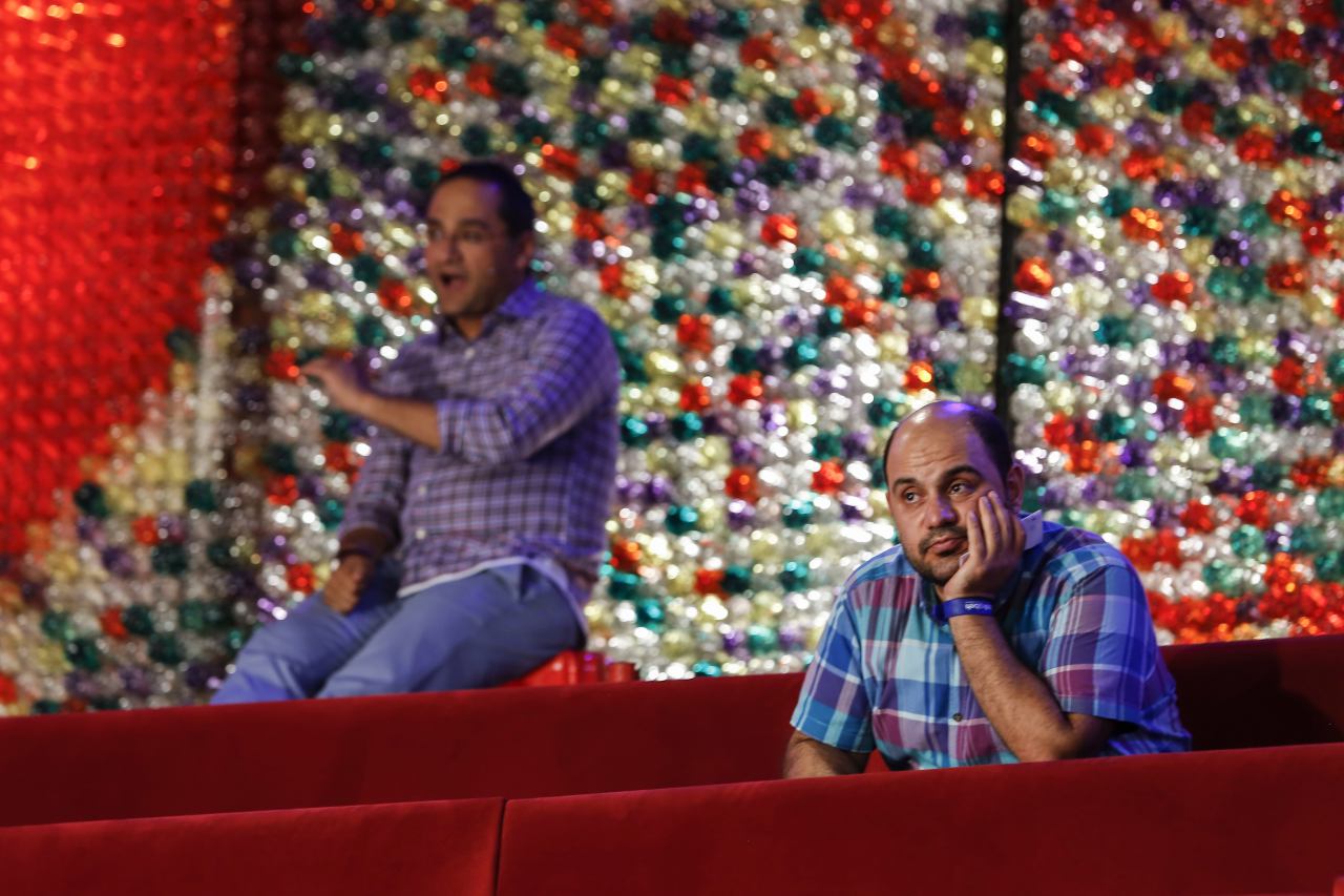 به همراه دیگران